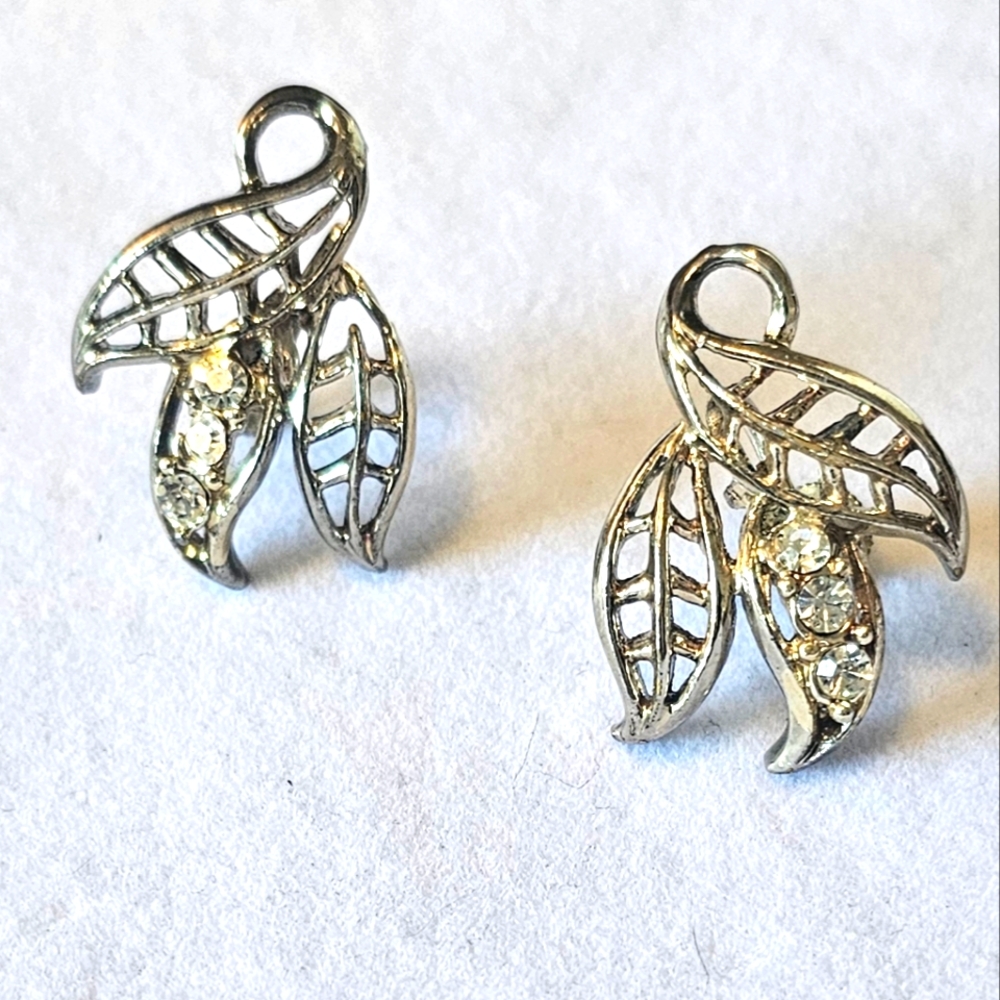 Vintage Signed Gold Tone Coro Earrings.